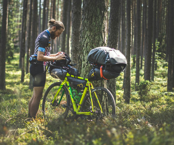 ©Marek Piwnicki 5 Raisons de se mettre au bikepacking